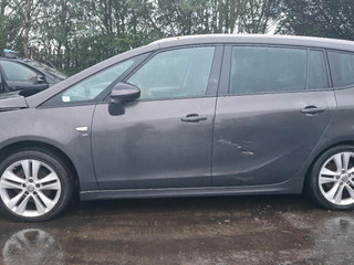 Opel Zafira 3  (C) 2015