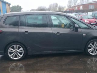 Opel Zafira 3  (C) 2015