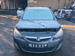 Opel Astra J 2010