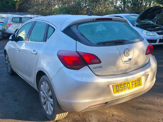 Opel Astra J 2010