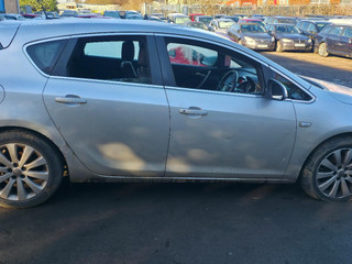 Opel Astra J 2010