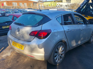 Opel Astra J 2010