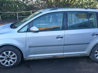 Volkswagen Touran 2-й рест. 2011
