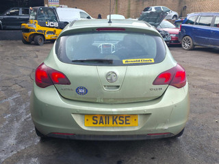 Opel Astra J 2011