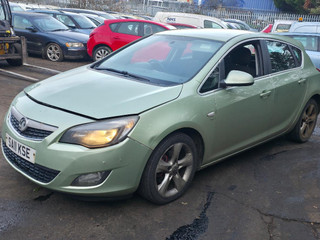 Opel Astra J 2011
