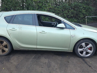 Opel Astra J 2011