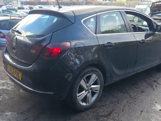 Opel Astra J рест. 2013