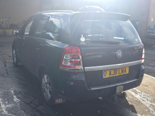 Opel Zafira 2  (B) рест. 2011