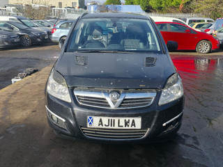 Opel Zafira 2  (B) рест. 2011