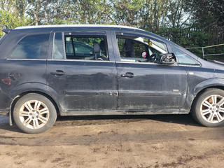 Opel Zafira 2  (B) рест. 2011