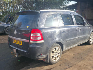 Opel Zafira 2  (B) рест. 2011
