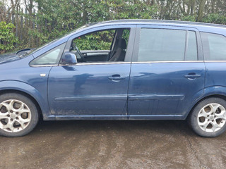 Opel Zafira 2  (B) рест. 2011