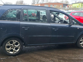 Opel Zafira 2  (B) рест. 2011