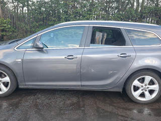 Opel Astra J 2011