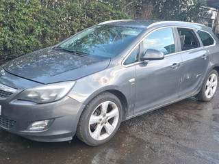 Opel Astra J 2011