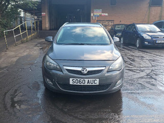 Opel Astra J 2011