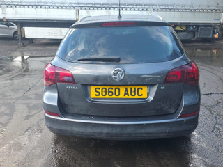 Opel Astra J 2011