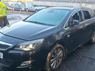 Opel Astra J 2011