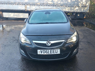 Opel Astra J 2011