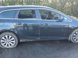 Opel Astra J 2011