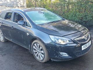 Opel Astra J 2011