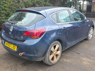 Opel Astra J 2010