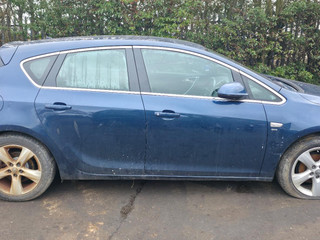 Opel Astra J 2010