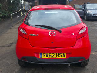 Mazda 2 2  рест. DE 2013