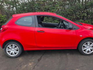 Mazda 2 2  рест. DE 2013
