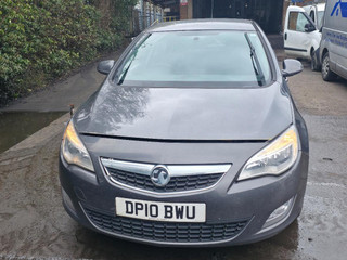 Opel Astra J 2010