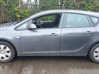Opel Astra J 2010