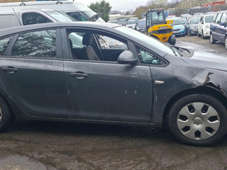 Opel Astra J 2010
