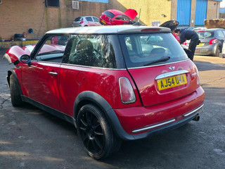 Mini Cooper рест. R50 2004