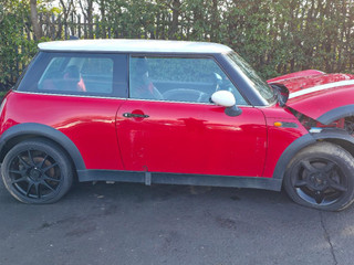 Mini Cooper рест. R50 2004