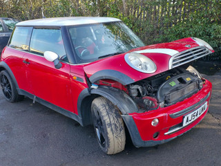 Mini Cooper рест. R50 2004