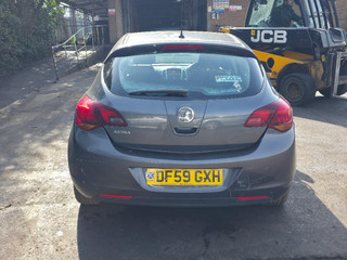 Opel Astra J 2010