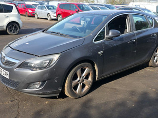 Opel Astra J 2010