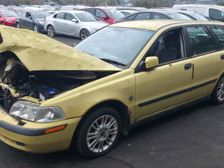 Volvo V40 рест. 2001