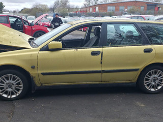 Volvo V40 рест. 2001
