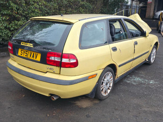 Volvo V40 рест. 2001