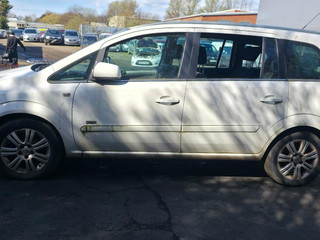 Opel Zafira 2  (B) рест. 2012