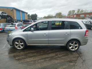 Opel Zafira 2  (B) рест. 2011