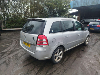Opel Zafira 2  (B) рест. 2011