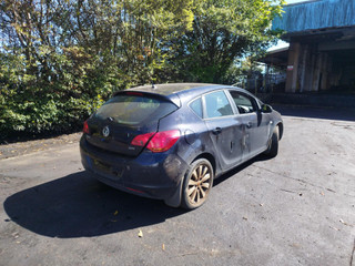 Opel Astra J 2010