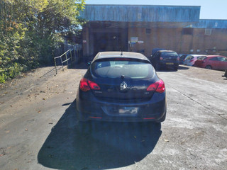 Opel Astra J 2010