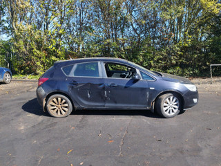 Opel Astra J 2010