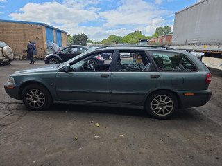 Volvo V40 2-й рест. 2003