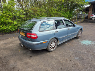 Volvo V40 2-й рест. 2003