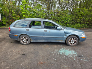 Volvo V40 2-й рест. 2003