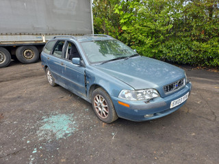 Volvo V40 2-й рест. 2003